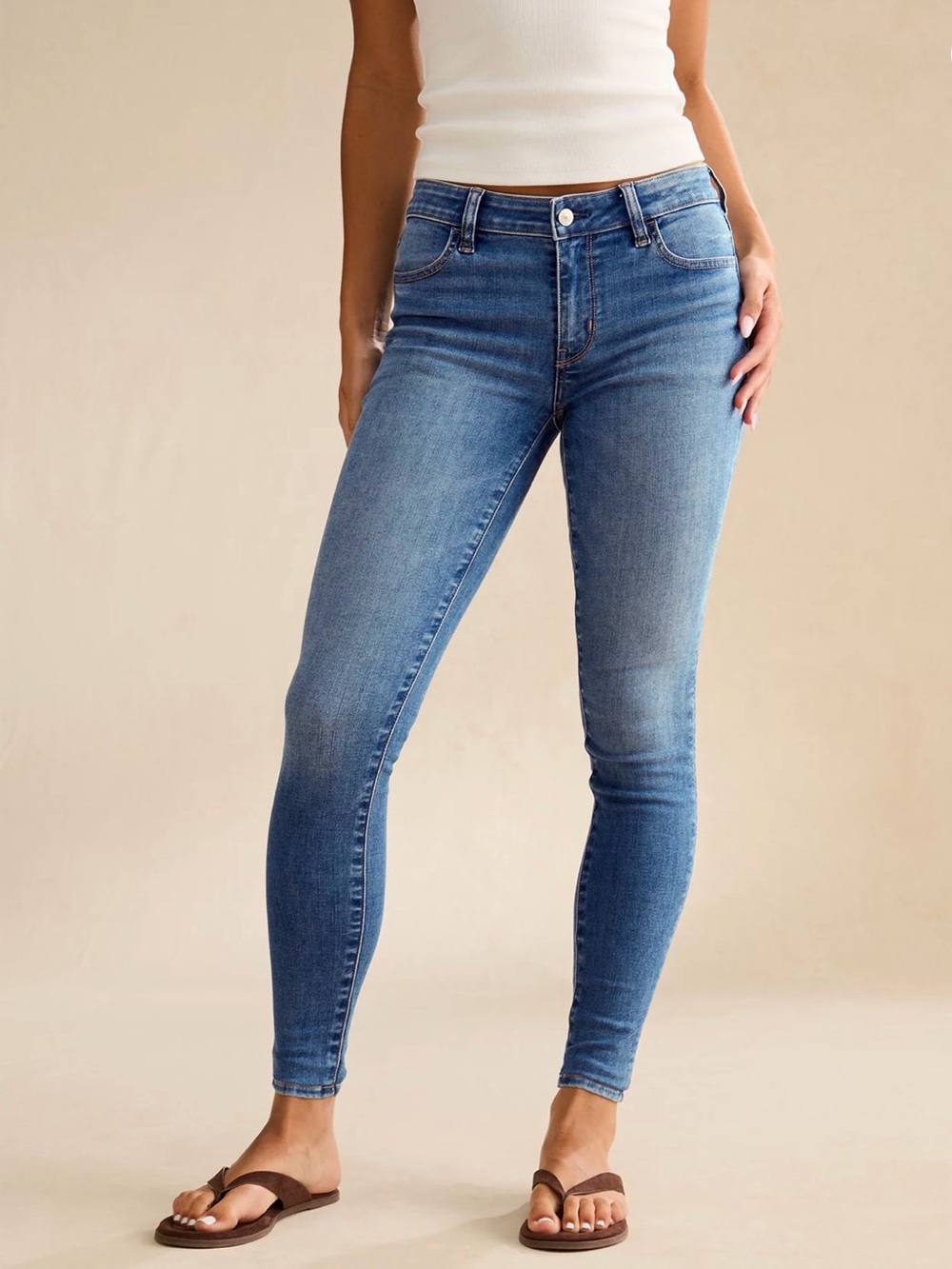 American Eagle Women’s Size 6 Regular Skinny Jeans Medium Wash Stretch Denim